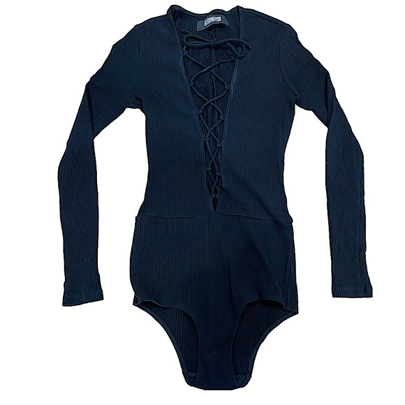 Reformation Avalon bodysuit - Picture 1 of 9